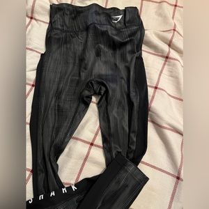 Small gymshark leggings with pockets